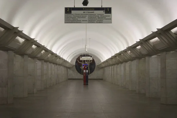 Moskova metropolitain, Serpukhovsko timiryazevskaya hattı, Polyanka istasyonu, 1986 yılında açıldı, 10.2018