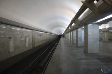 Moskova metropolitain, Serpukhovsko timiryazevskaya hattı, Polyanka istasyonu, 1986 yılında açıldı, 12.2018
