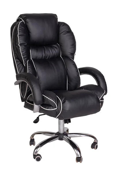 Moderne zwarte kantoor fauteuil geïsoleerd op witte achtergrond — Stockfoto