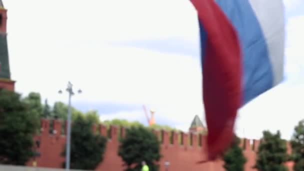 Drapeau Russe Agitant Vent Sur Fond Mur Rouge Avec Des — Video