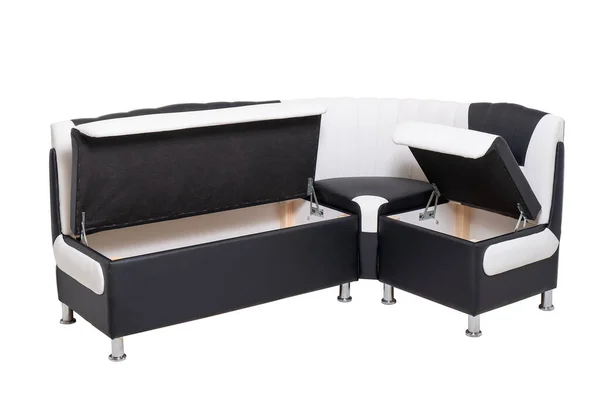 Одноместный кожаный офисный диван с открытыми деревянными контейнерами внутри на белом — стоковое фото