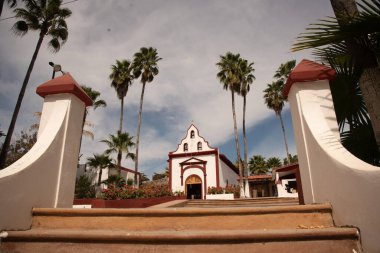 Miraflores 'teki kilise, Los Cabos belediyesinde yer alan Meksika' nın pitoresk bir kasabasıdır. 