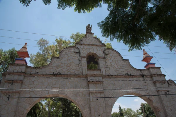 Архитектурная Стена Мексиканского Города Текискьяпан — стоковое фото