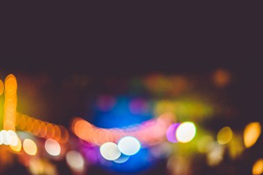 gece bokeh etkisi, odaklanmamış ışıklar