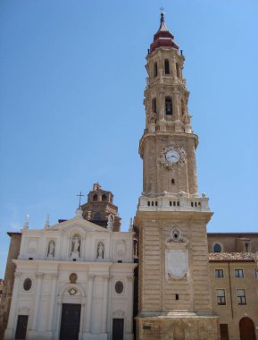 Kule saati, Zaragoza 'daki Pilar Meydanı, İspanya