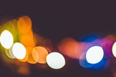 gece bokeh etkisi, odaklanmamış ışıklar