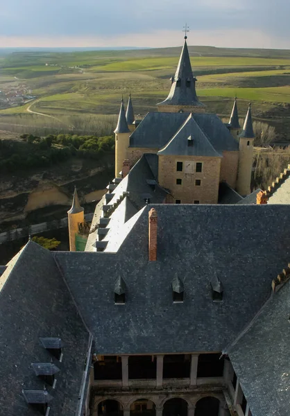 İspanyol şehrinin seyahat fotoğrafı, Segovia mimarisi, kale kuleleri 