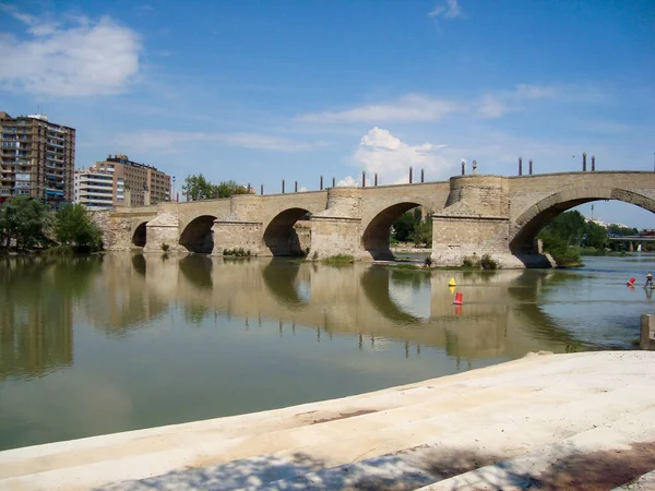 Rzeka Stary Most Saragossa Hiszpania — Zdjęcie stockowe