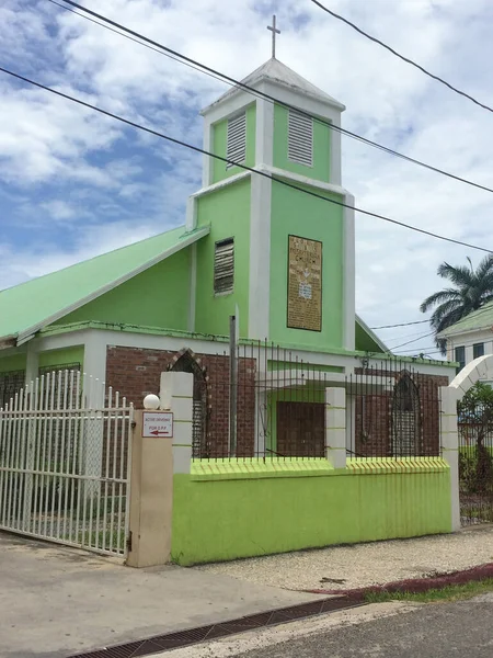 Iglesia Colorida Ciudad Belice Edificio Verde — Foto de Stock