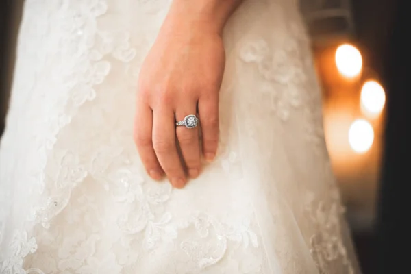 Красива Весільна Сукня Нареченій Частковий Вид Обручка — стокове фото