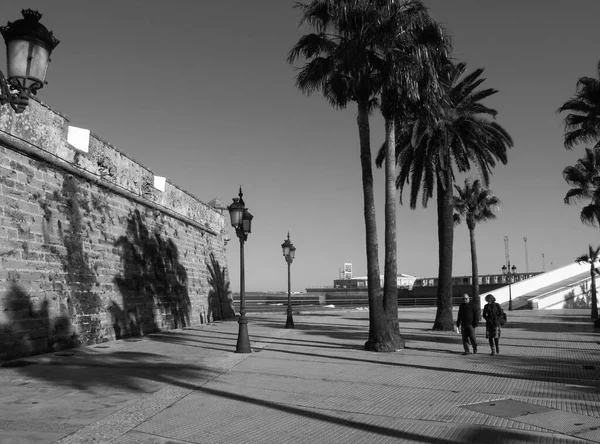 Λιμενική Σκηνή Στο Cadiz Ισπανία Ασπρόμαυρη Φωτογραφία Δρόμου — Φωτογραφία Αρχείου