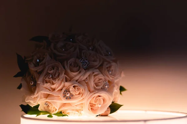 Lindas Flores Buquê Casamento Rosas Brancas Jóias — Fotografia de Stock