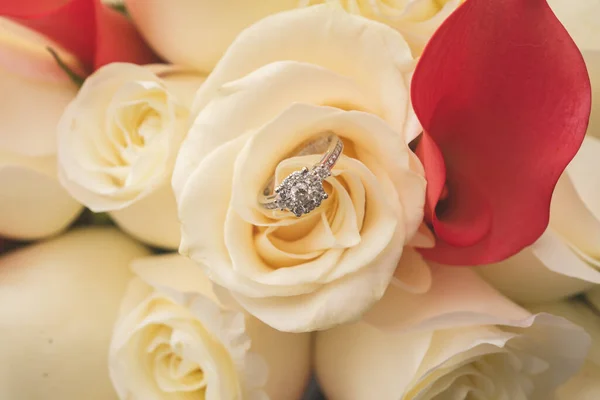 Flores Buquê Casamento Anel Noivado — Fotografia de Stock