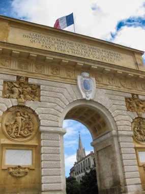 Porte du Peyrou Fransa 'nın güneyinde Montpellier' de bir zafer kemeridir. Şehir merkezine yakın bir park olan Jardin de Peyrou 'nun doğu ucunda yer alır..