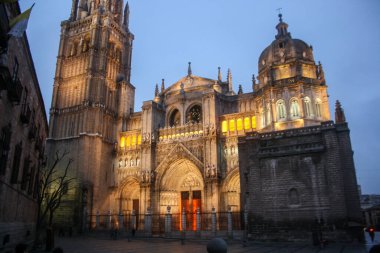 Toledo Katedrali cephesi, mimari yapı