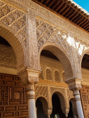 Alhambra, Endülüs - İspanya / Kasım 2010 Bunların çoğu, şiirler, cümleler, Kuran metinleri. Bunların hepsi klasik Arapça, çoğu da Yusuf 'un şairlerindendir. 