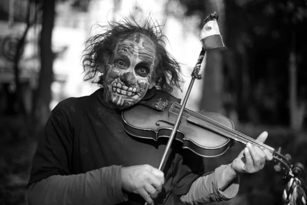 México Octubre 2017 Disfraces Halloween Festival Hombre Tocando Violín —  Fotos de Stock