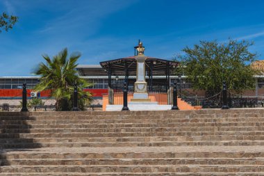 El Triunfo, Kuzey Amerika 'daki en iyi korunmuş 19. ve 20. yüzyıl madencilik topluluklarından biridir ve arkeolojik araştırmalar için önemli bir alandır. Baja California Sur, Meksika