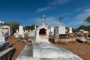 El Triunfo, Kuzey Amerika 'daki en iyi korunmuş 19. ve 20. yüzyıl madencilik topluluklarından biridir ve arkeolojik araştırmalar için önemli bir alandır. Baja California, Meksika