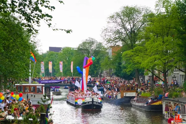 03-08-2019 Amsterdam Nederland laatste dag van de Pride parade 1969-2019 50e verjaardag van Pride parade — Stockfoto