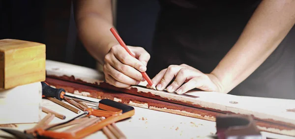 Close Carpenter Working Woodworking Workshop Making Line Ruler Pencil Planks — Stock Photo, Image