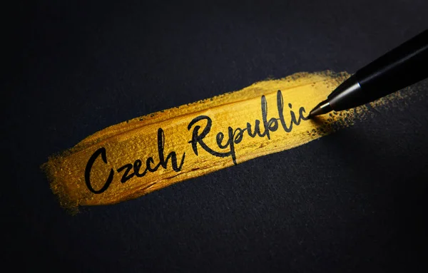 République Tchèque Texte Manuscrit Sur Golden Paint Brush Stroke — Photo