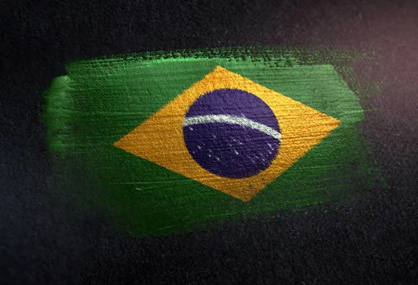 グランジの暗い壁に金属ブラシ ペイントは ブラジルの国旗 — ストック写真