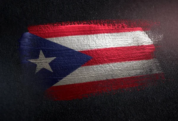 波多黎各国旗用金属刷子涂在黑墙上 — 图库照片