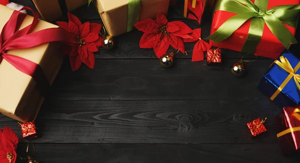 Вид Сверху Рождественские Подарки Черного Дерева Комната Отдыха — стоковое фото