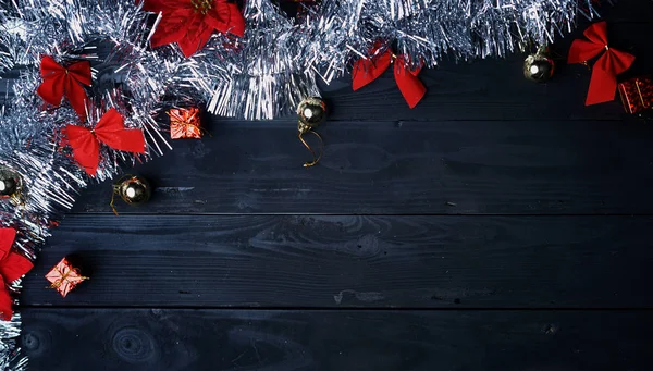 Espaço Copiar Ornamento Natal Prata Prancha Madeira Preta Vista Superior — Fotografia de Stock