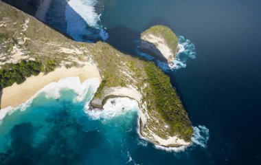 Nusa Penida, Bali'de Kelingking Plajı'nın Drone Shot'ı - Endonezya