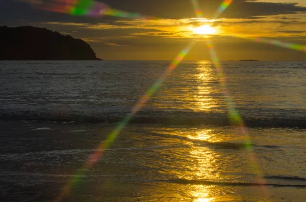 Langkawi'de denizde gün batımı
