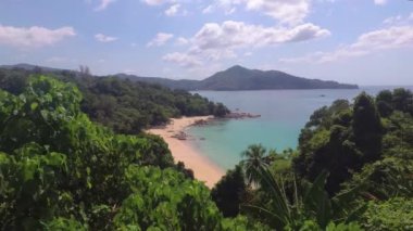 Phuket, Tayland ve orman sahillerinde bir sahil.