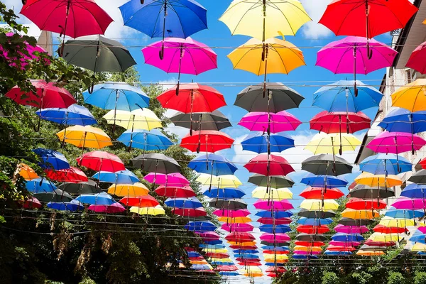 Beaucoup Parasols Colorant Ciel Dans Ville Kropivnitsky Ukraine — Photo