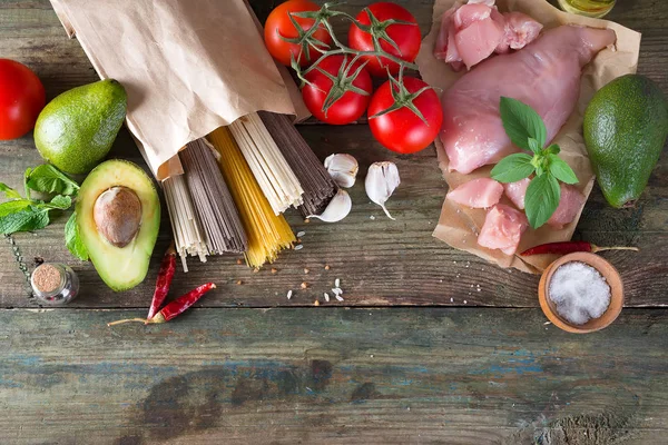 Vue Dessus Des Ingrédients Pour Cuisson Des Pâtes Sur Surface — Photo