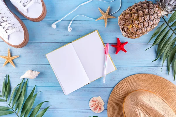 Flat Lay Traveler Accessories Tropical Fruit Wooden Background Blank Space — Stock Photo, Image