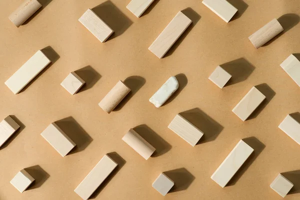 木製ブロックとキューブからの建築パターン. — ストック写真