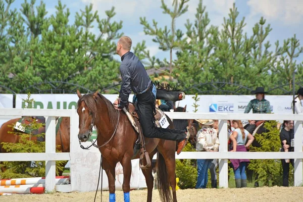 Westernpferd Cowboy Wettbewerb Russland Zügelung — Stockfoto