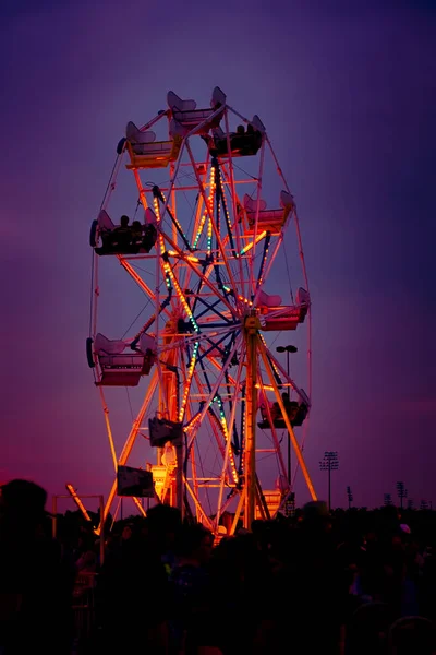 Ferris Wheel Pictured Dusk Pretty Sunset Sky — Stock Photo, Image