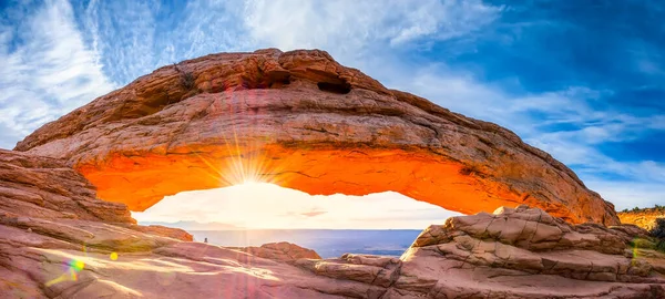 Alba All Iconica Mesa Arch Nel Parco Nazionale Canyonlands — Foto Stock