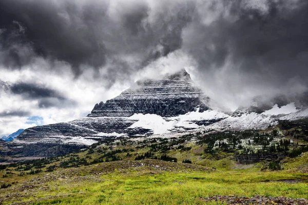 Nuages Menaçants Recouvrant Les Sommets Parc National Des Glaciers — Photo