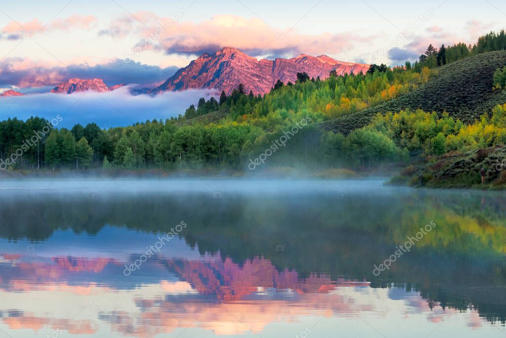 Autumn dawn at Oxbow Bend on the Snake River in Wyoming