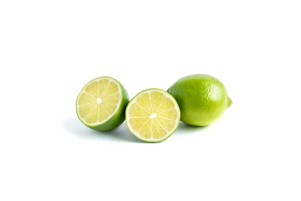 Limão suculento isolado em branco — Fotografia de Stock