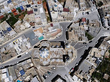 Yukarıda Malta. Gözlerin için yeni bir nokta. Malta adlı güzel ve benzersiz bir yer. Dinlenme, keşif ve macera için. Herkes için görmek gerekir. Avrupa, Akdeniz 'de ada. 