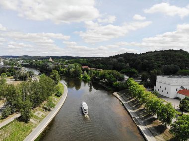 Güzel ve sakin şehir Vilnus Above muhteşem görünümü. Avrupa Baltık ülkesi Litvanya başkenti. Drone tarafından oluşturulan havadan fotoğraf
