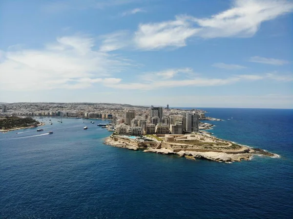 Malta från ovan. Ny punkt av Vief för dina ögon. Vacker och unik plats som heter Malta. För vila, utforskning och äventyr. Måste se för alla. Europa, ö i mediterian Sea. — Stockfoto