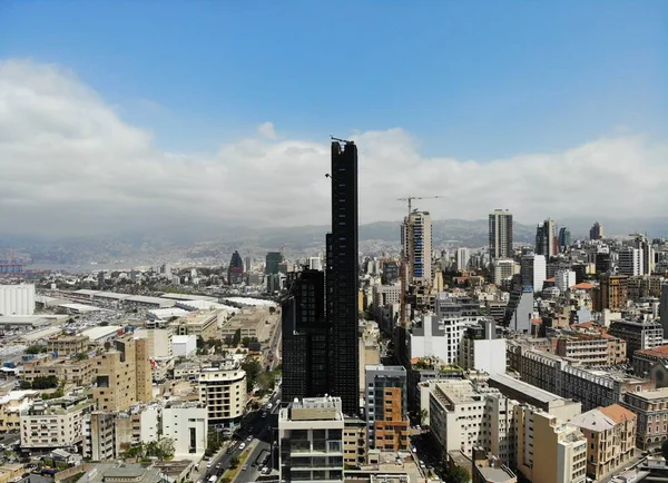 Kilátás felülről a Libanon. Nyugat-Ázsia és a közel-keleti ország, amely az úgynevezett Libanoni Köztársaság. Légifotó készítette drone. Bejrút-nagy és szép főváros. — Stock Fotó