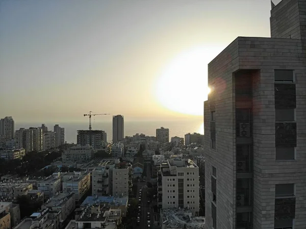 Légi kilátás Izraelben. Tel Aviv, Bat Yam területen. Készítette: drone a csodálatos szempontból. Különböző szögben a szemed. Közel-Kelet, Holyland. — Stock Fotó