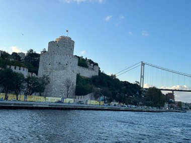 Geceleyin Bosporus: İstanbullar, Avrupa 'nın şehir ışıkları altında Asya ile buluştuğu yerde ışıl ışıl bir kapı açıyor