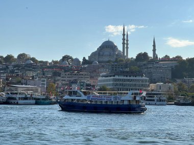 Geceleyin Bosporus: İstanbullar, Avrupa 'nın şehir ışıkları altında Asya ile buluştuğu yerde ışıl ışıl bir kapı açıyor